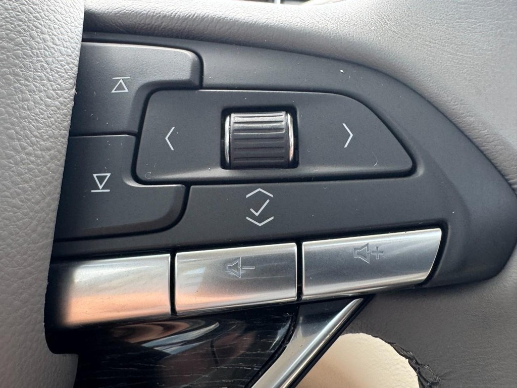 Cadillac XT6 Vehicle Full-screen Gallery Image 19