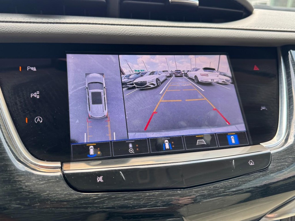 Cadillac XT6 Vehicle Full-screen Gallery Image 23