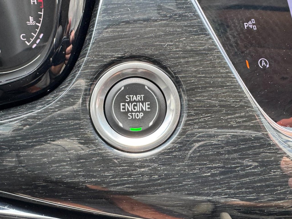 Cadillac XT6 Vehicle Full-screen Gallery Image 24