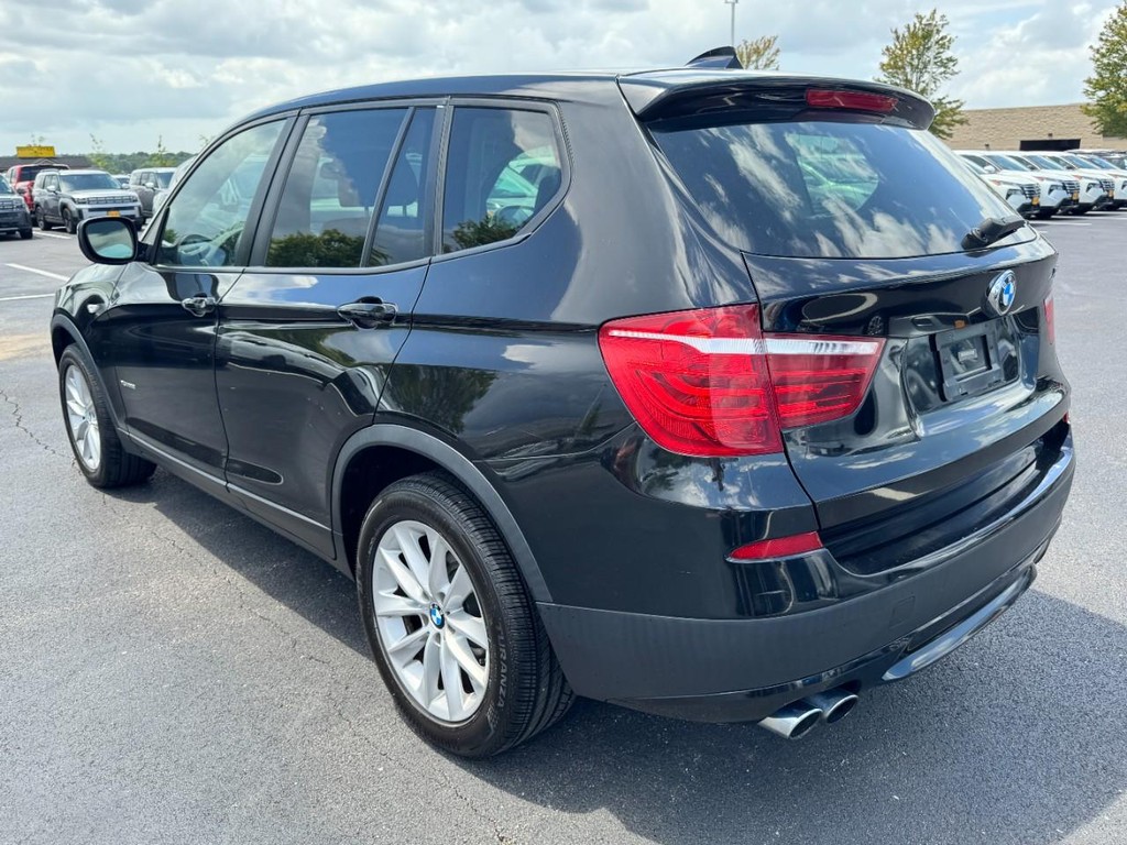 BMW X3 Vehicle Full-screen Gallery Image 05