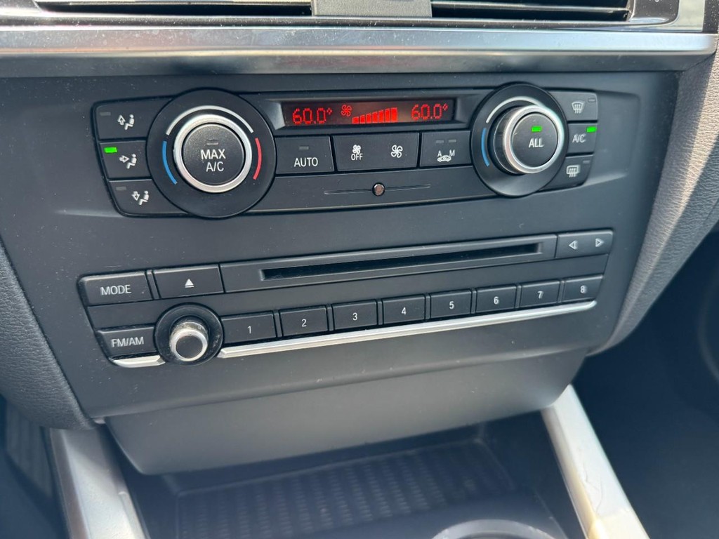 BMW X3 Vehicle Full-screen Gallery Image 19