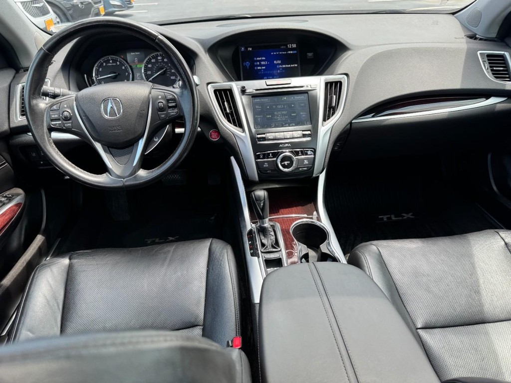 Acura TLX Vehicle Full-screen Gallery Image 12