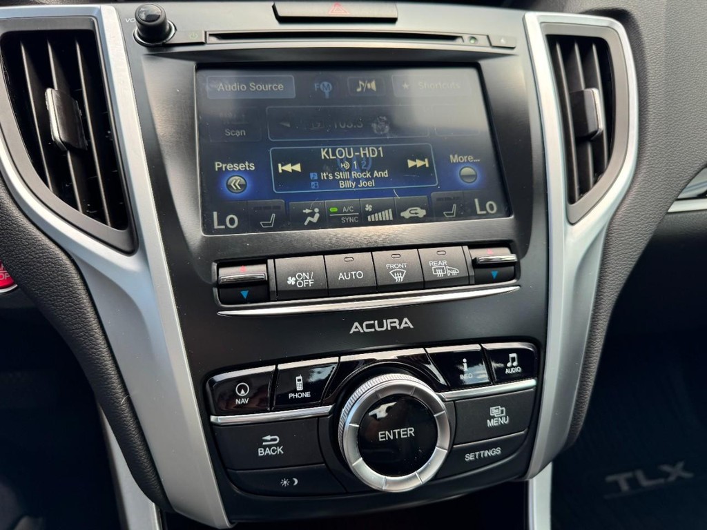 Acura TLX Vehicle Full-screen Gallery Image 19