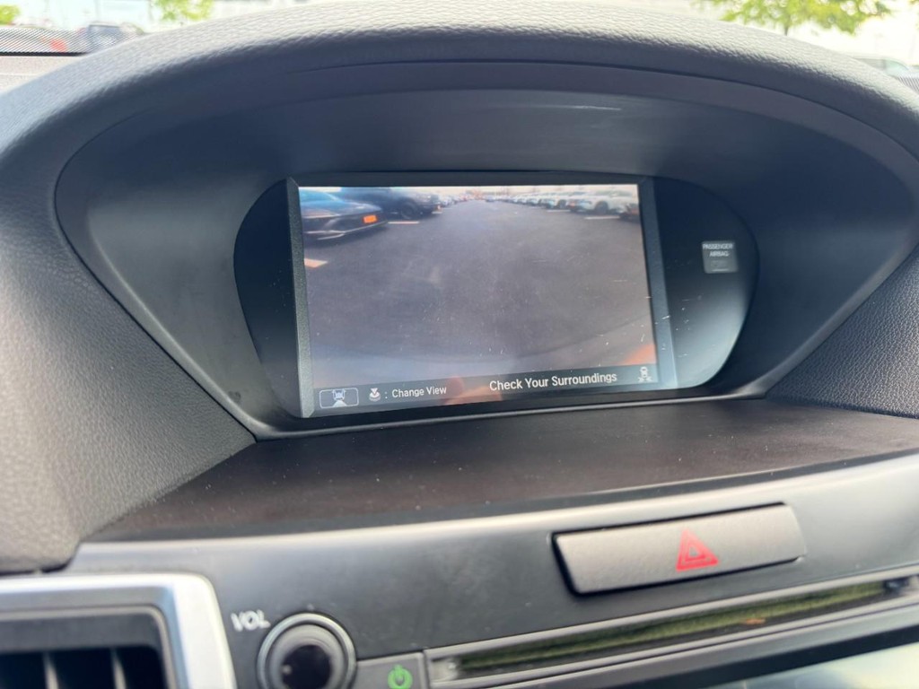 Acura TLX Vehicle Full-screen Gallery Image 21