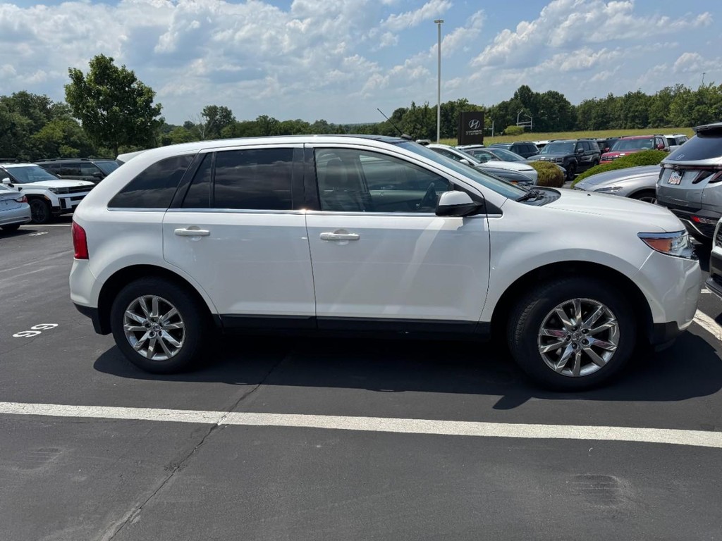 Ford Edge Vehicle Full-screen Gallery Image 02