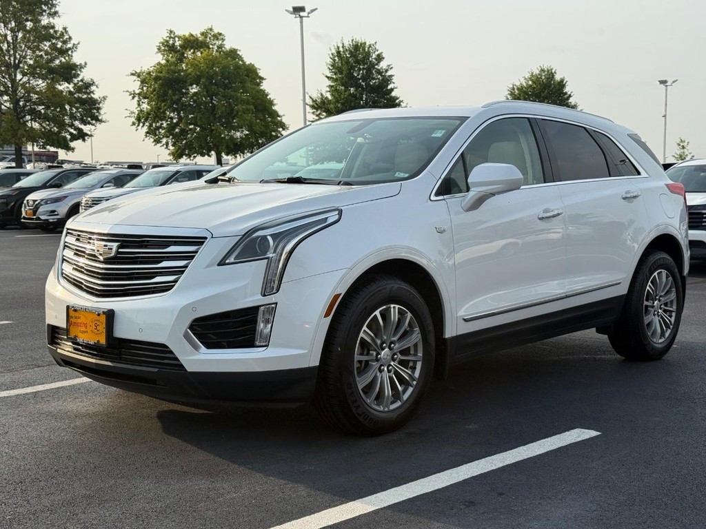 Cadillac XT5 Vehicle Full-screen Gallery Image 08