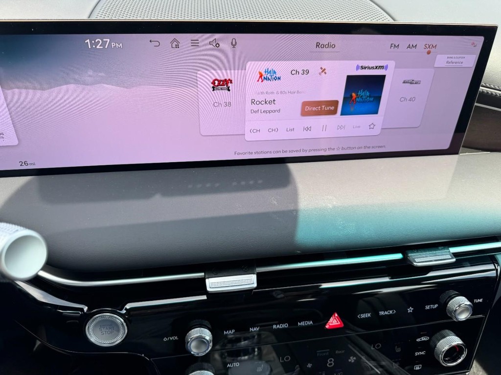 Genesis G80 Vehicle Full-screen Gallery Image 16