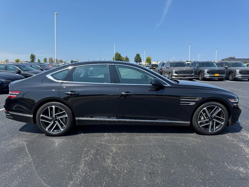 Genesis G80 Vehicle Full-screen Gallery Image 02