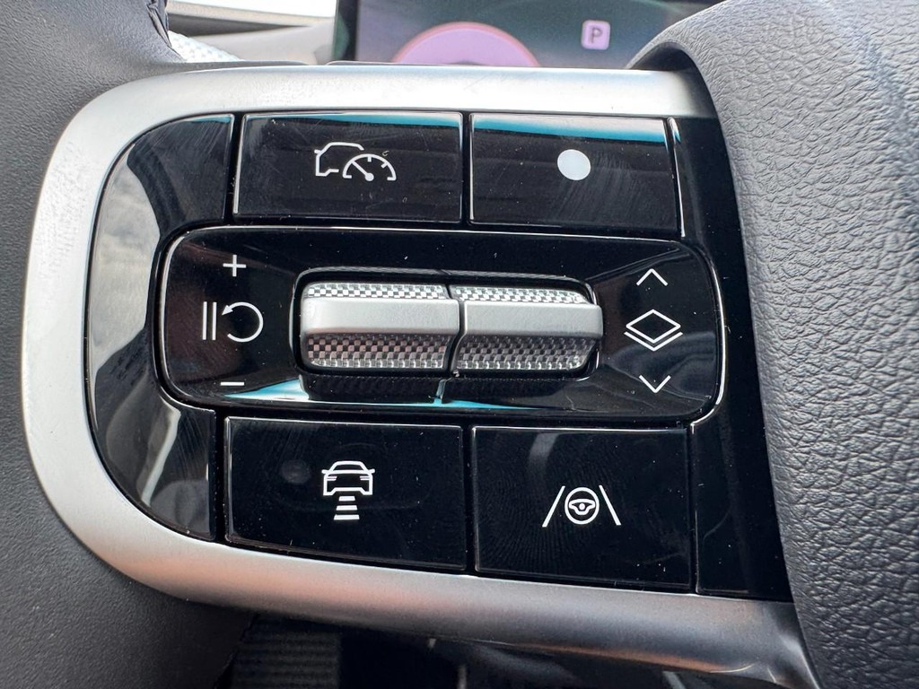 Genesis G80 Vehicle Full-screen Gallery Image 13