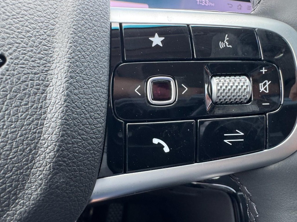 Genesis G80 Vehicle Full-screen Gallery Image 14