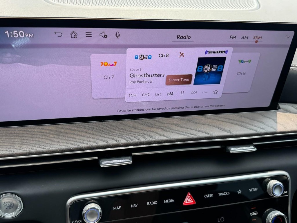 Genesis GV80 Vehicle Full-screen Gallery Image 21