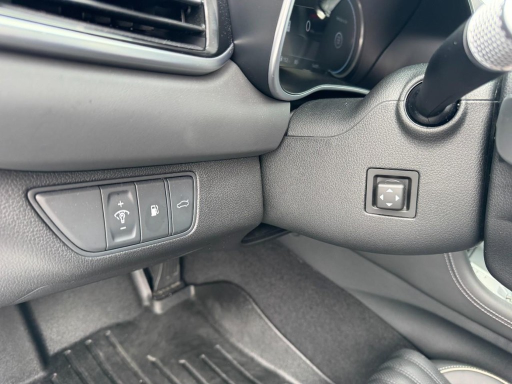 Genesis G70 Vehicle Full-screen Gallery Image 17