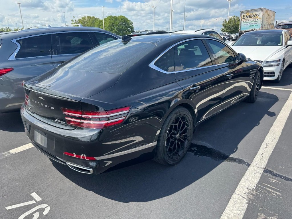 Genesis G80 Vehicle Full-screen Gallery Image 03