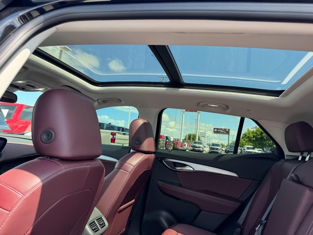Buick Envision Vehicle Full-screen Gallery Image 11