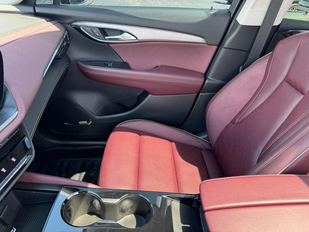 Buick Envision Vehicle Full-screen Gallery Image 14