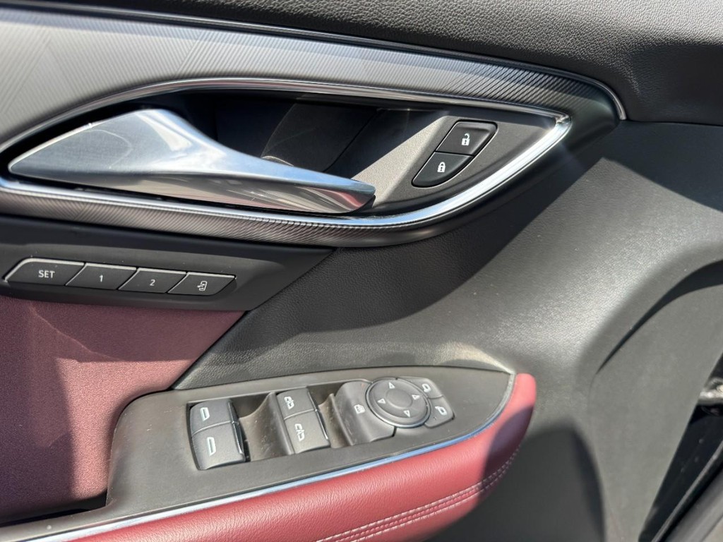 Buick Envision Vehicle Full-screen Gallery Image 16