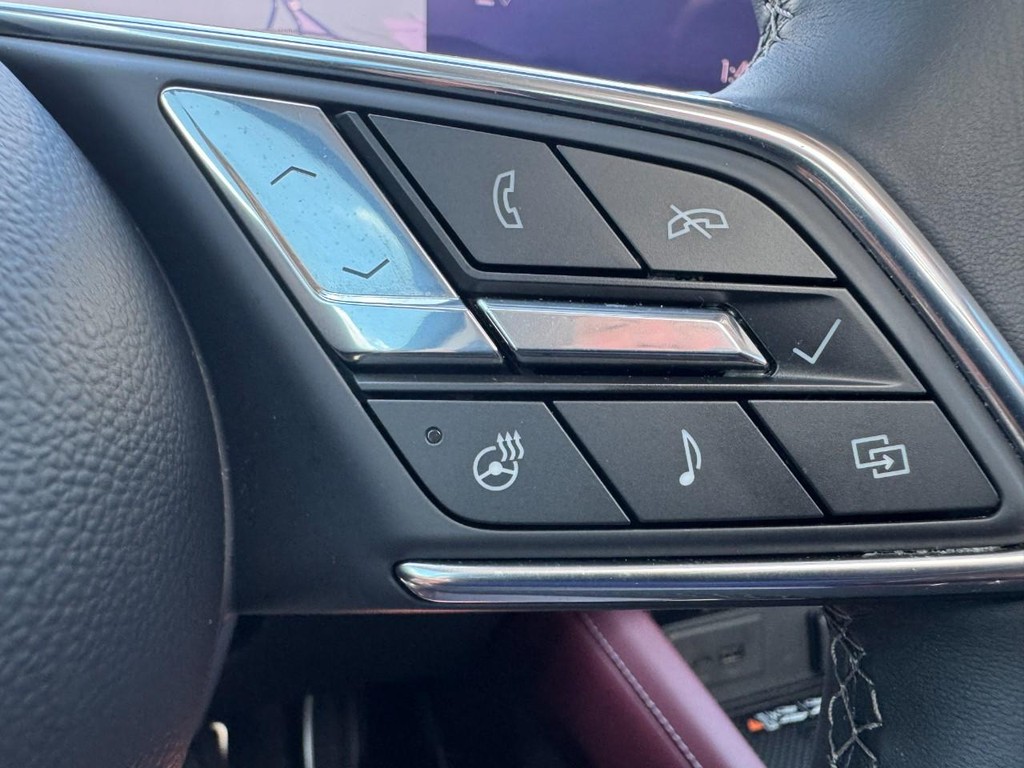 Buick Envision Vehicle Full-screen Gallery Image 18