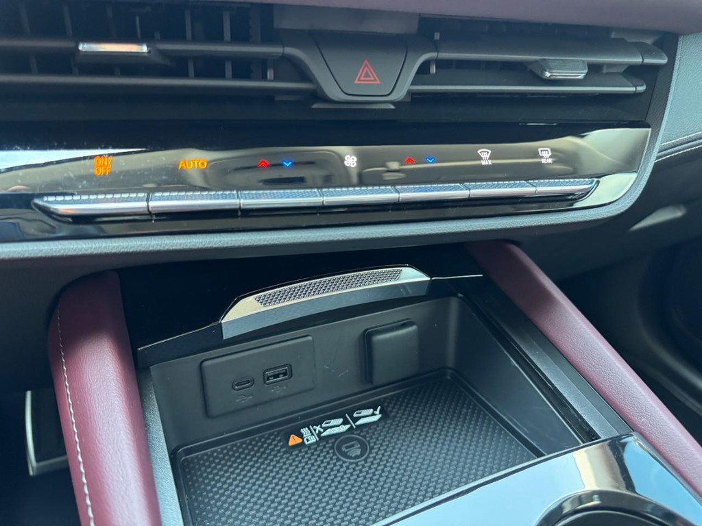 Buick Envision Vehicle Full-screen Gallery Image 21