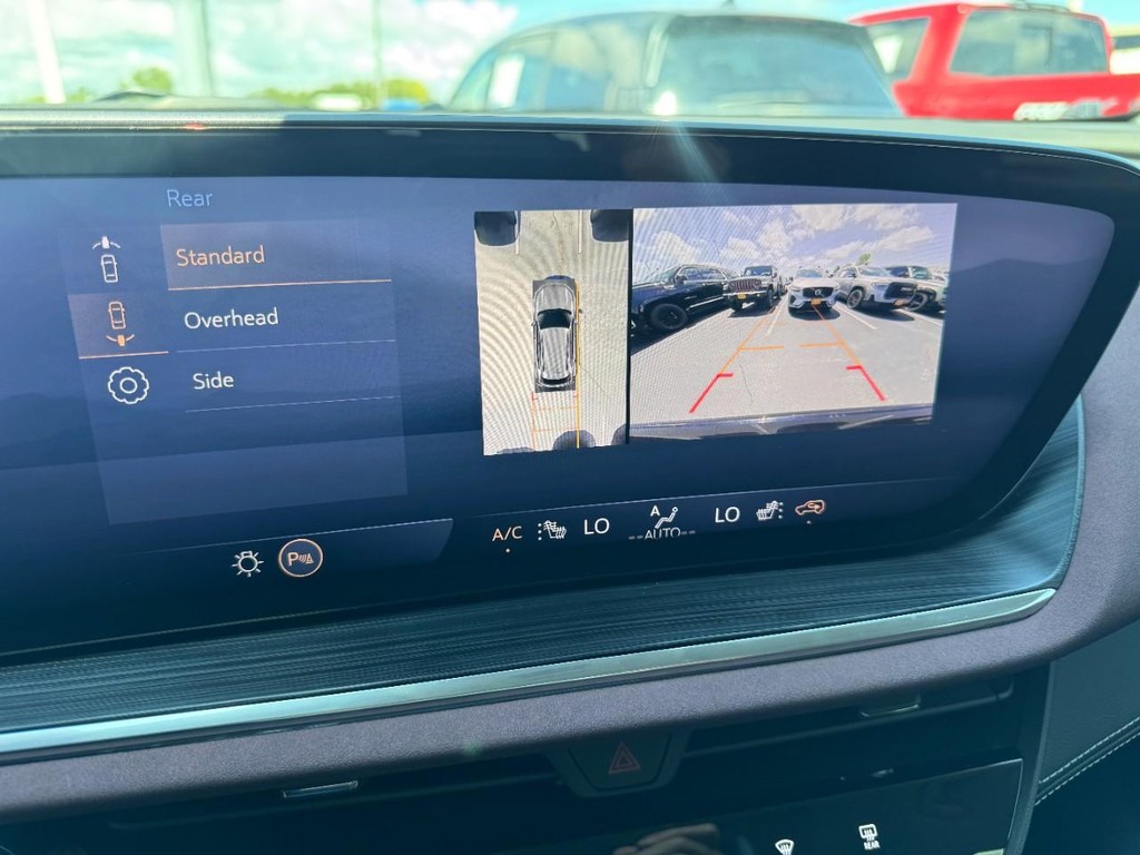 Buick Envision Vehicle Full-screen Gallery Image 23