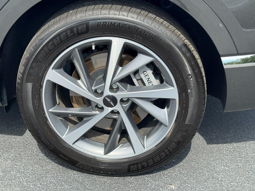 Genesis GV80 Vehicle Full-screen Gallery Image 07