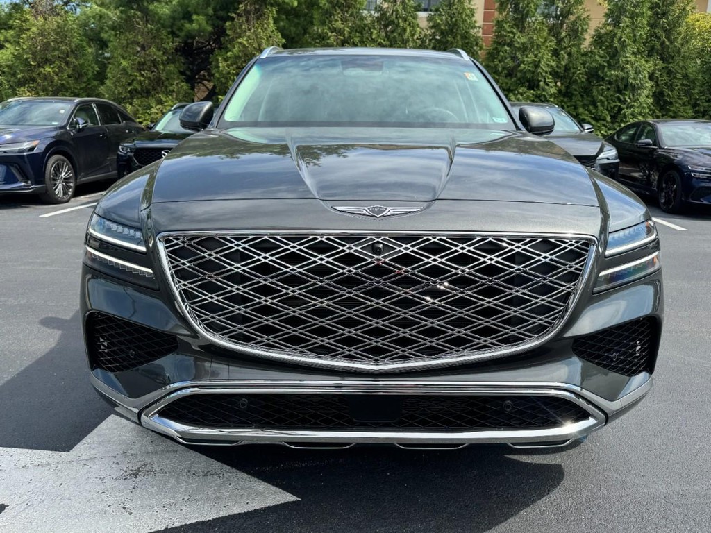 Genesis GV80 Vehicle Full-screen Gallery Image 09
