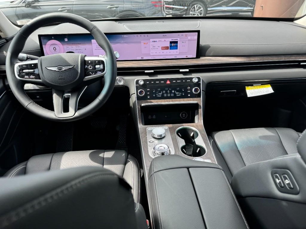 Genesis GV80 Vehicle Full-screen Gallery Image 12
