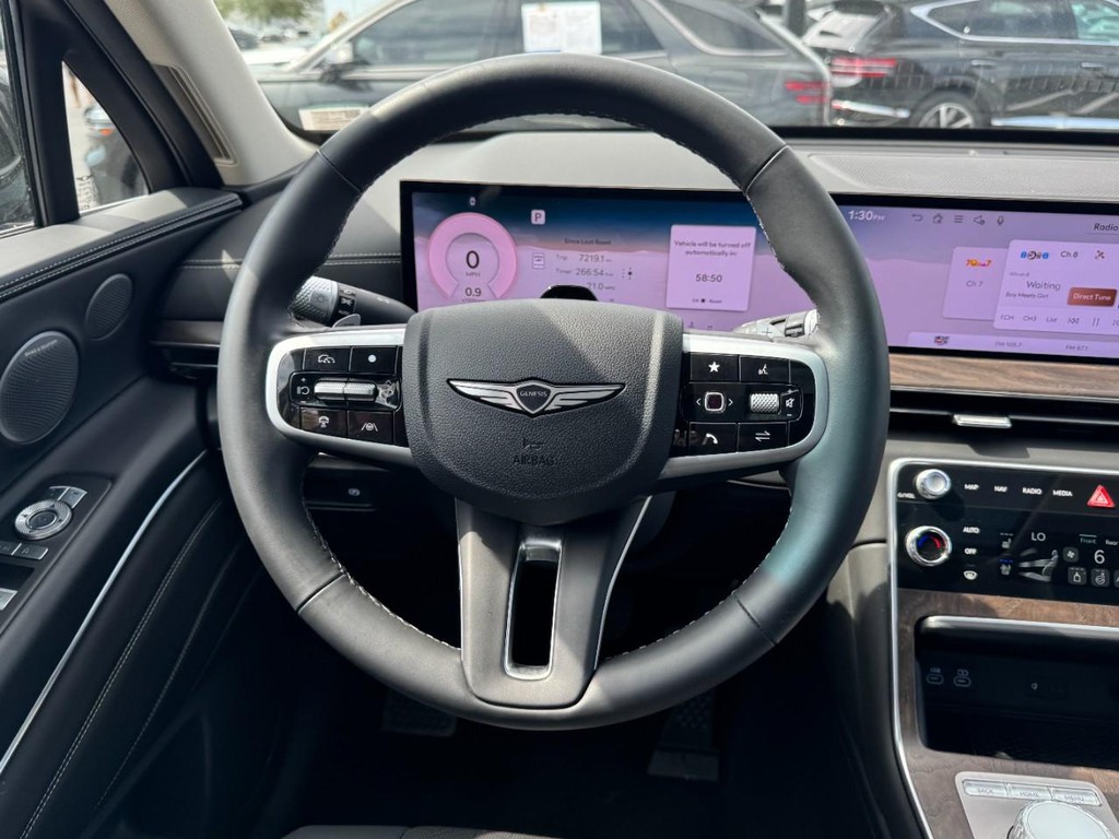 Genesis GV80 Vehicle Full-screen Gallery Image 13