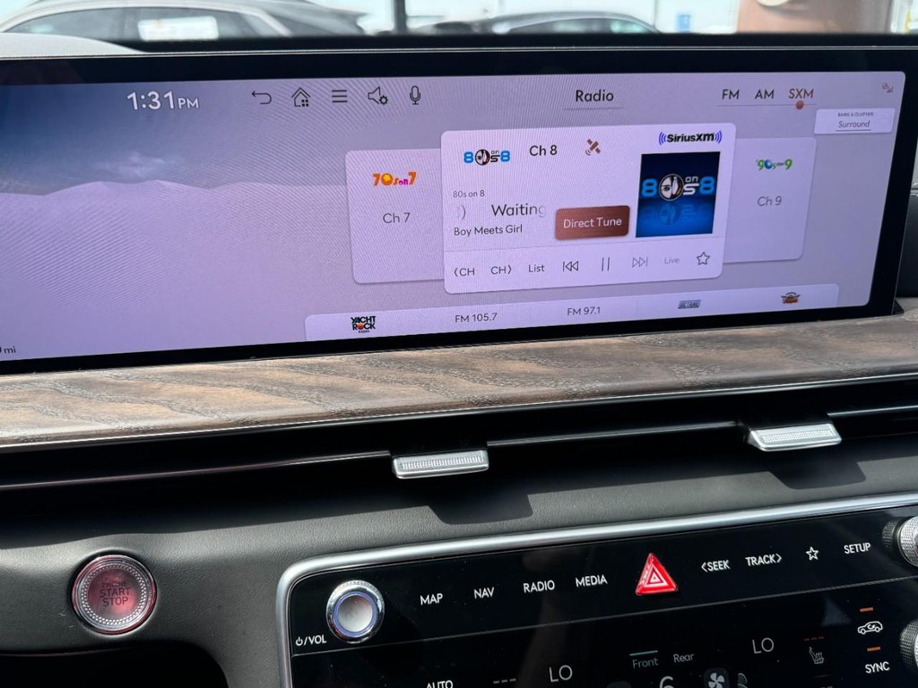Genesis GV80 Vehicle Full-screen Gallery Image 21