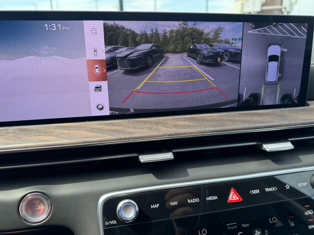 Genesis GV80 Vehicle Full-screen Gallery Image 23