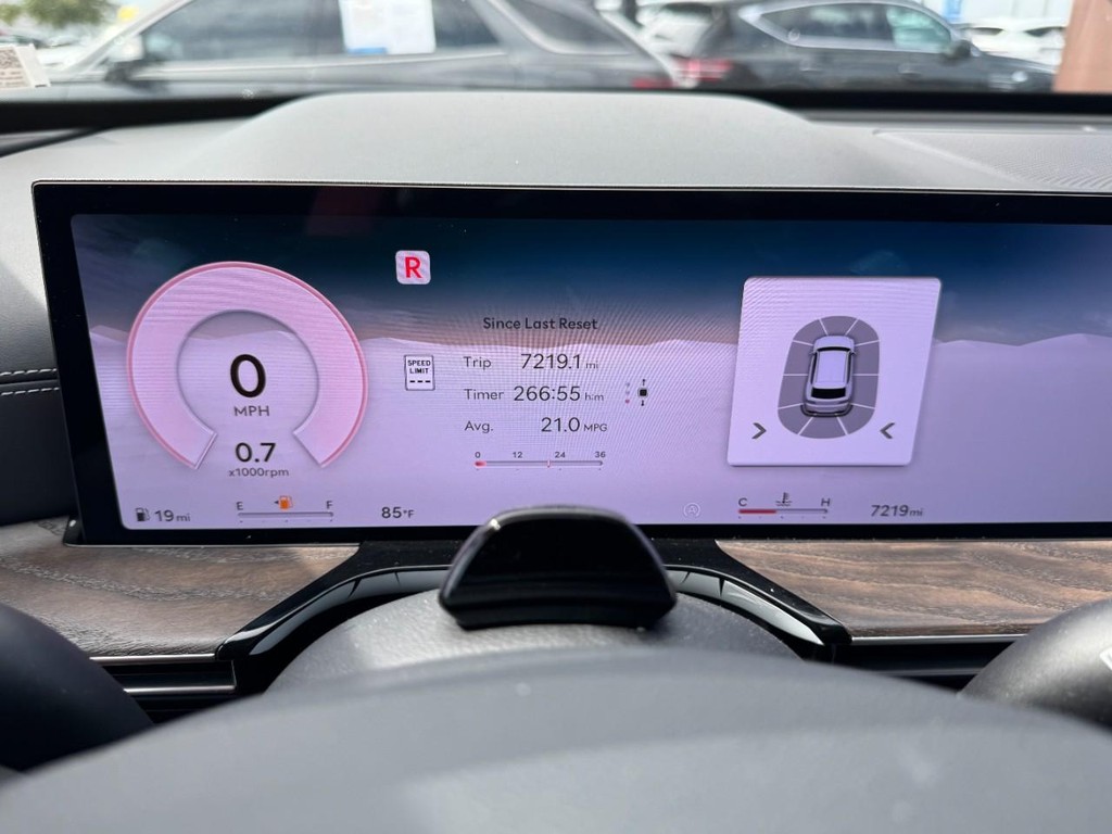 Genesis GV80 Vehicle Full-screen Gallery Image 25