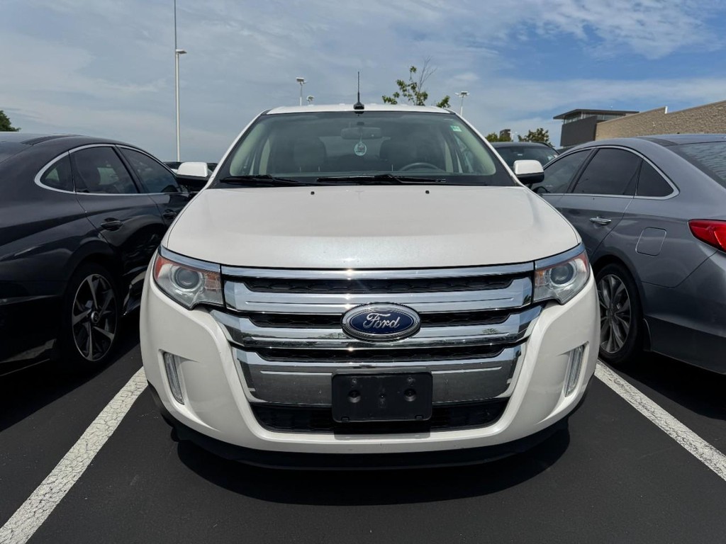 Ford Edge Vehicle Full-screen Gallery Image 02