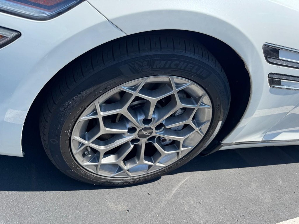 Genesis G80 Vehicle Full-screen Gallery Image 04