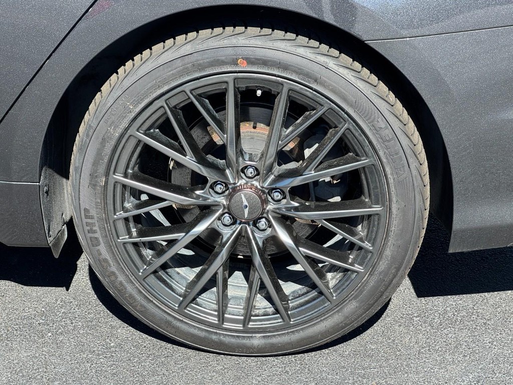 Genesis G80 Vehicle Full-screen Gallery Image 07
