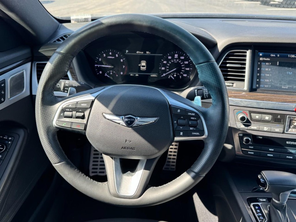 Genesis G80 Vehicle Full-screen Gallery Image 13