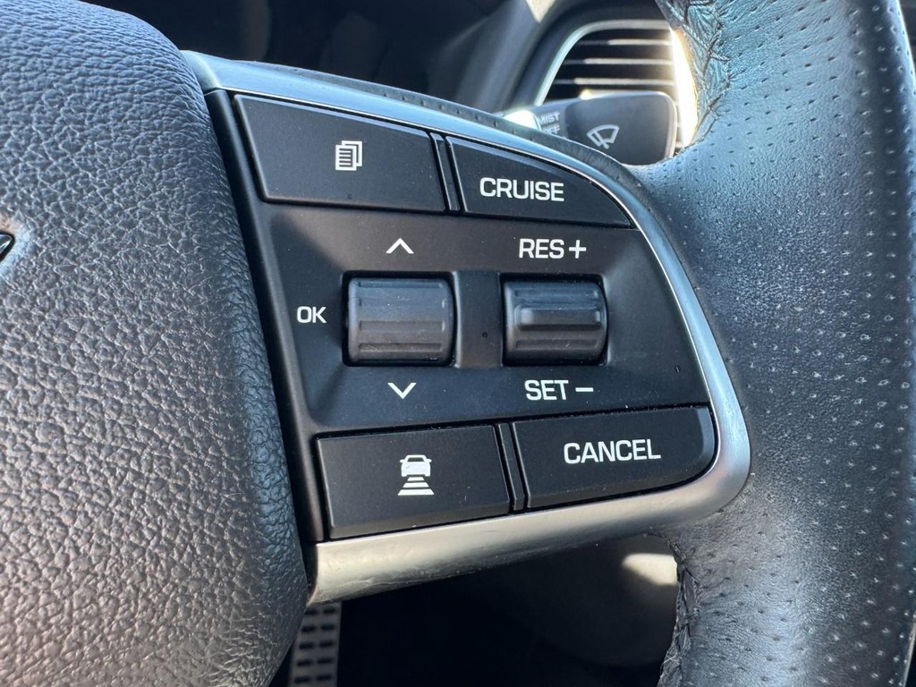 Genesis G80 Vehicle Full-screen Gallery Image 18