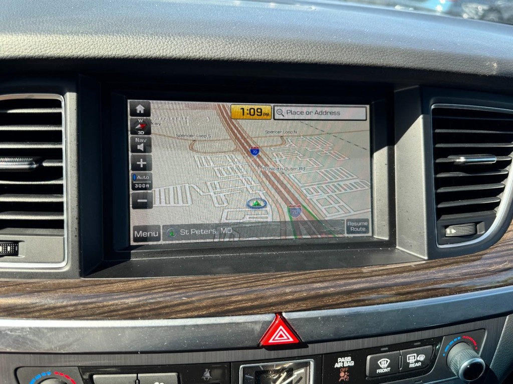 Genesis G80 Vehicle Full-screen Gallery Image 22