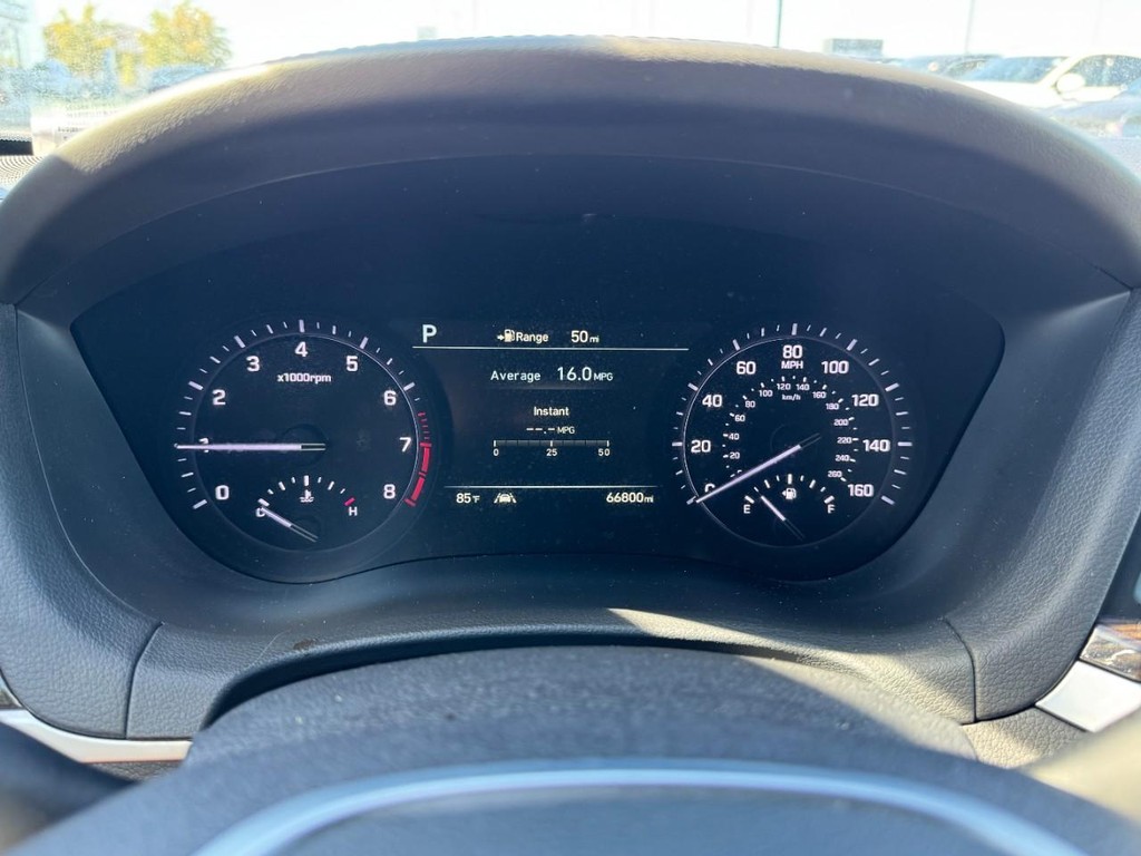Genesis G80 Vehicle Full-screen Gallery Image 25