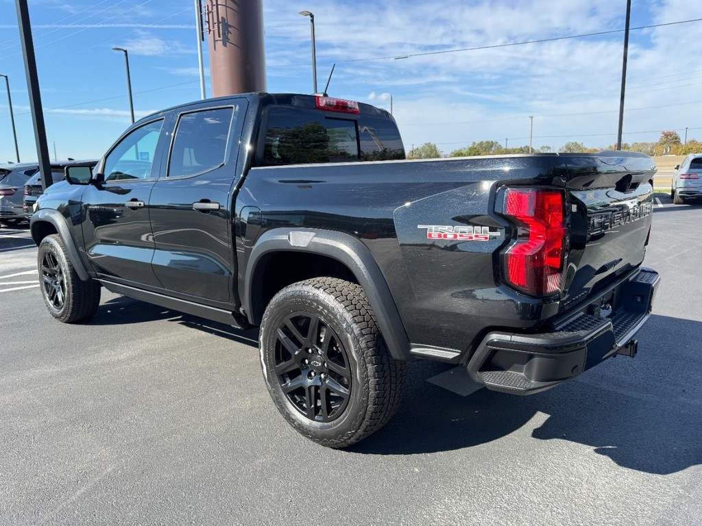 Chevrolet Colorado Vehicle Full-screen Gallery Image 05