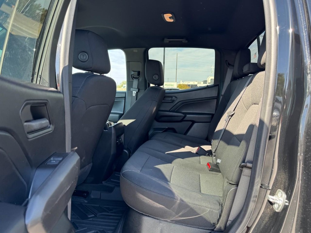 Chevrolet Colorado Vehicle Full-screen Gallery Image 10
