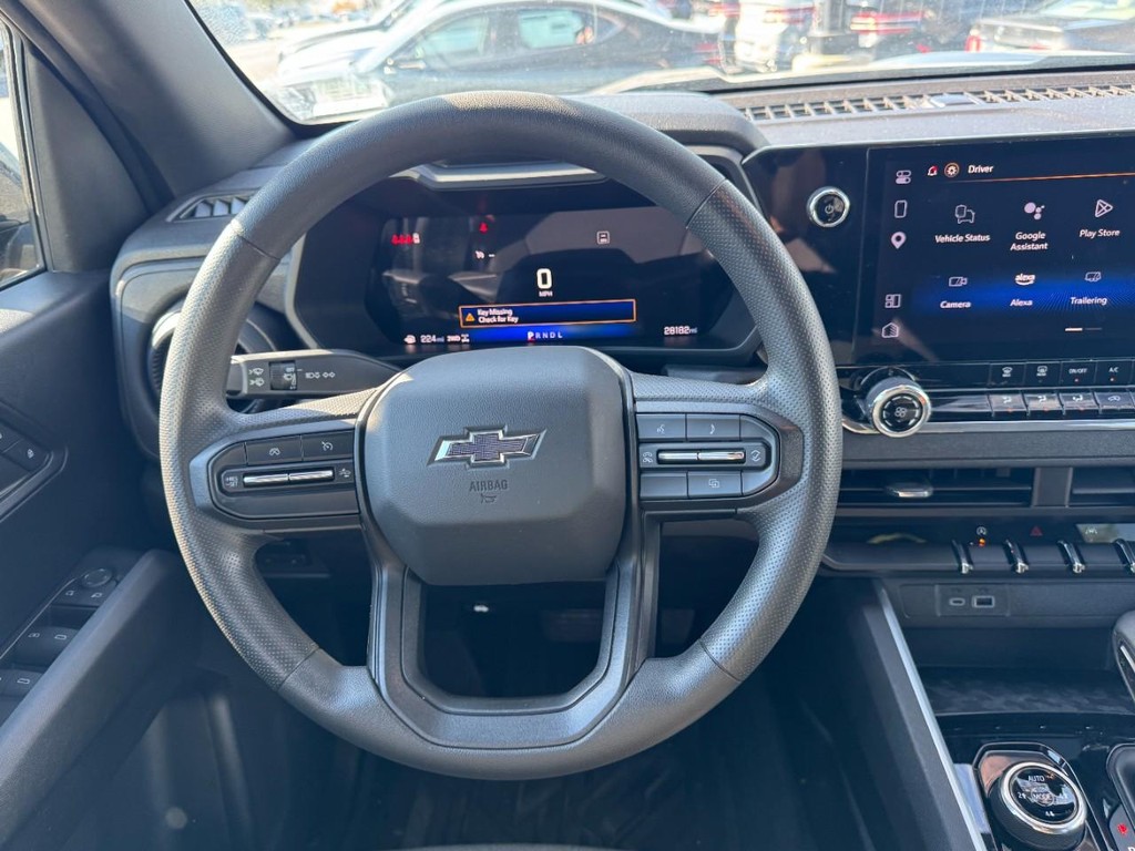 Chevrolet Colorado Vehicle Full-screen Gallery Image 12