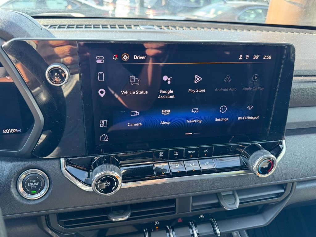 Chevrolet Colorado Vehicle Full-screen Gallery Image 19