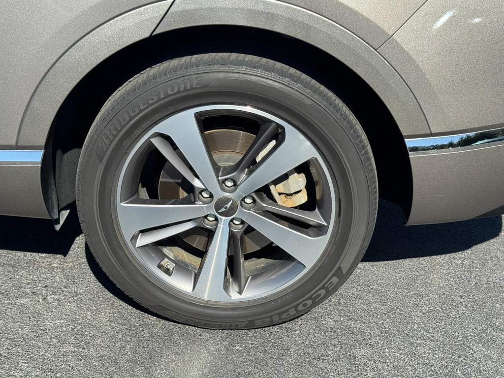 Genesis GV80 Vehicle Full-screen Gallery Image 07