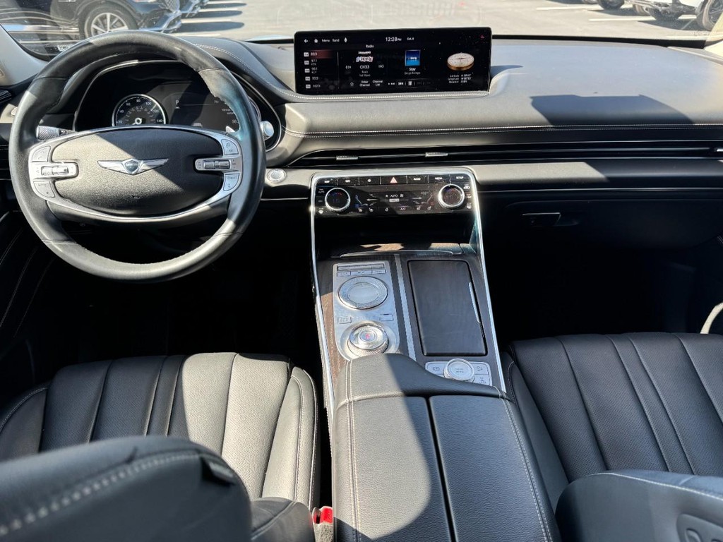 Genesis GV80 Vehicle Full-screen Gallery Image 12