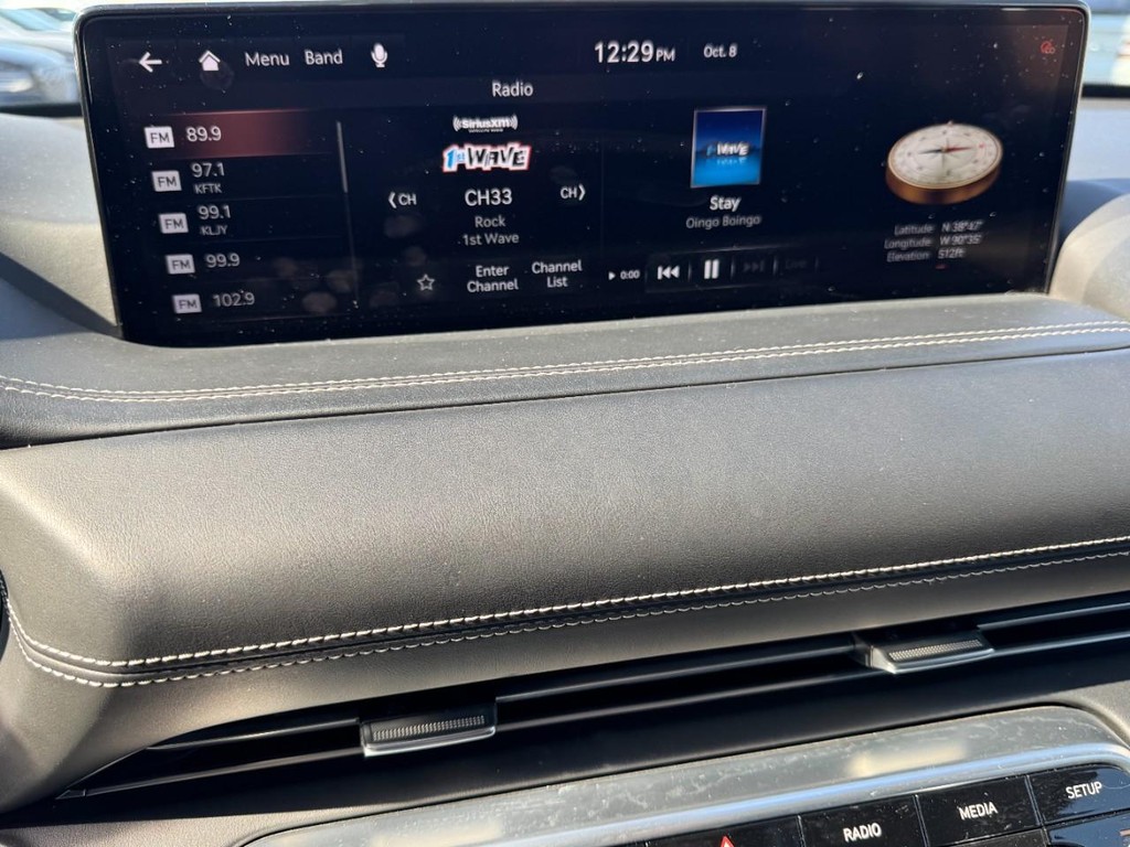 Genesis GV80 Vehicle Full-screen Gallery Image 20