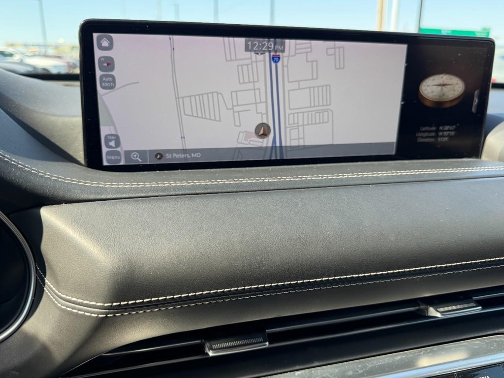 Genesis GV80 Vehicle Full-screen Gallery Image 21