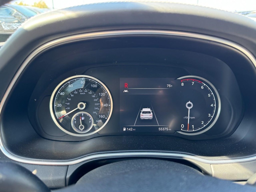Genesis GV80 Vehicle Full-screen Gallery Image 24