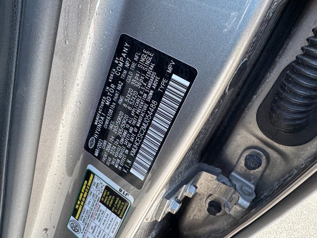 Genesis GV80 Vehicle Full-screen Gallery Image 25