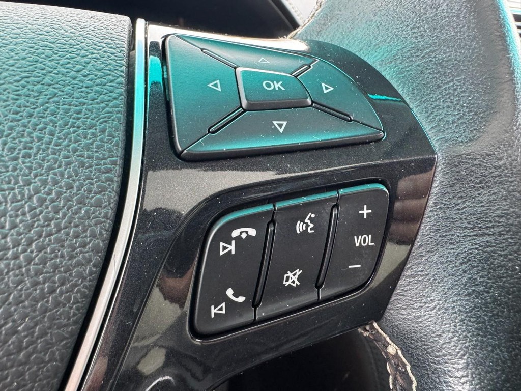 Ford Explorer Vehicle Full-screen Gallery Image 19