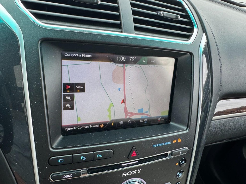Ford Explorer Vehicle Full-screen Gallery Image 22
