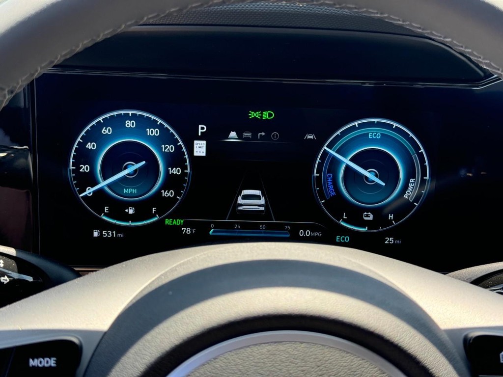 Hyundai Elantra Hybrid Vehicle Full-screen Gallery Image 19